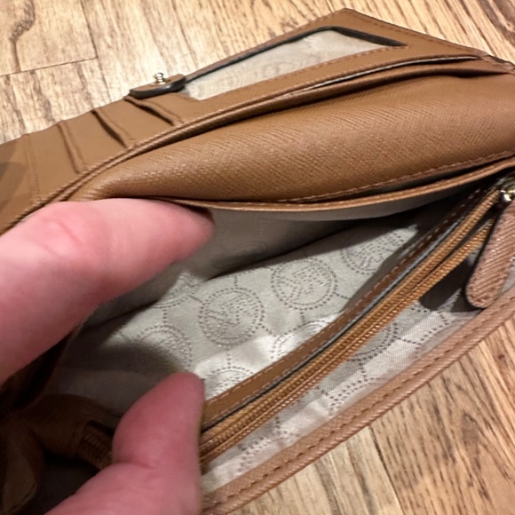 Michael Kors Trifold Wallet - Picture 7 of 13